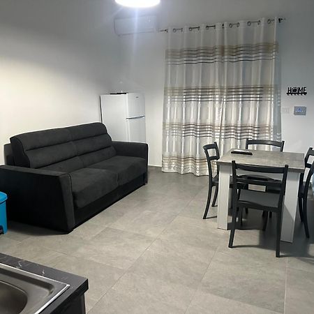 דירות וילאפרנקה טירנה Nathouse מראה חיצוני תמונה